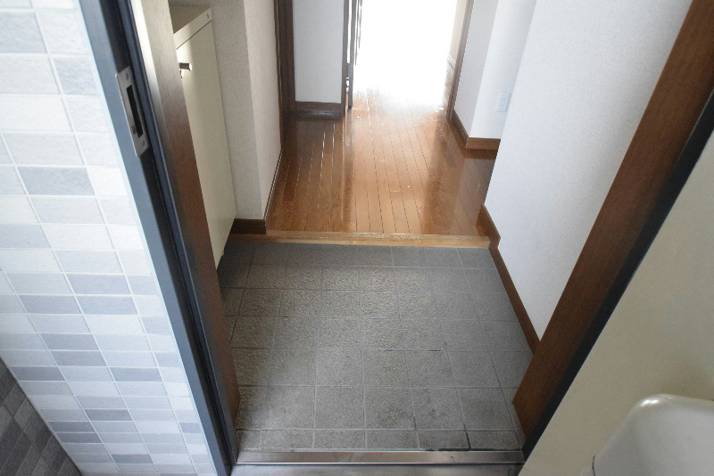 アトラクトマンショントムロ 玄関