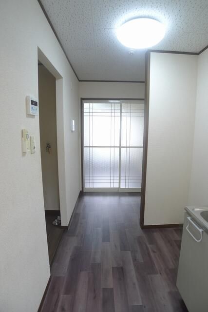 第二稲荷山ハイツ 玄関