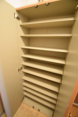 ウィスタリア 玄関