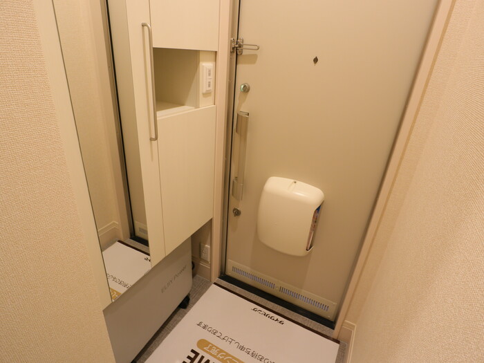 セレスティンワールA棟 玄関