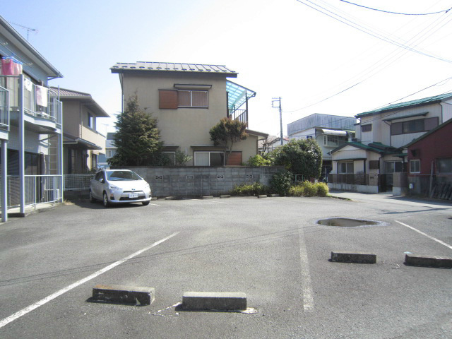 エクセハイム 駐車場