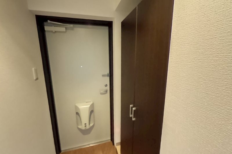 ラルジュテール 玄関