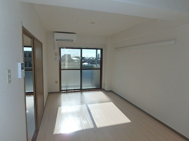 エスポワール若宮 リビング