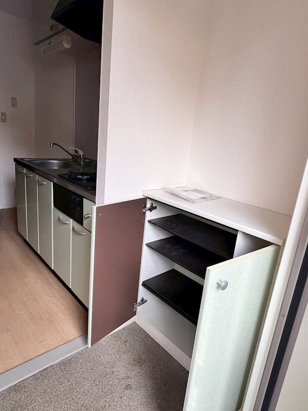 イーストアヴェニュー片瀬Ⅰ 玄関