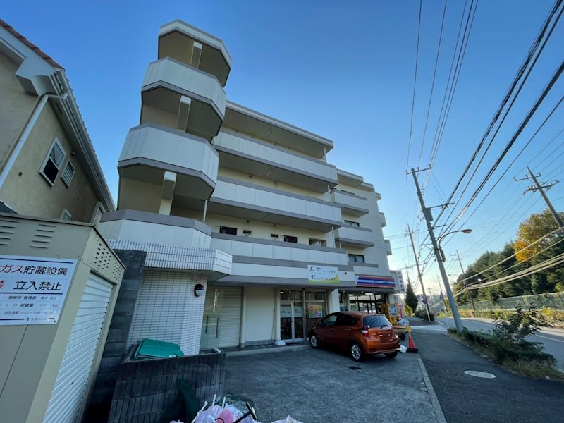 シャンベール湘南 302号室 外観