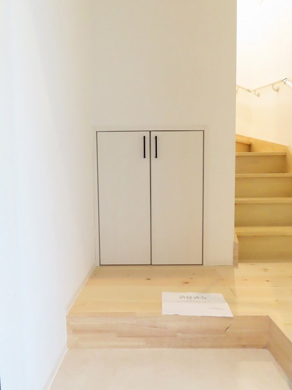 プロシード1055館 玄関