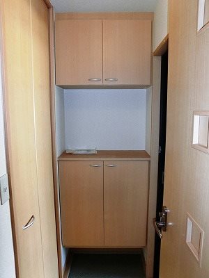 コンフォート湘南B 玄関