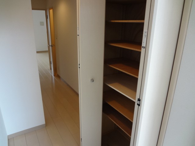 ガーデンコート元町 玄関