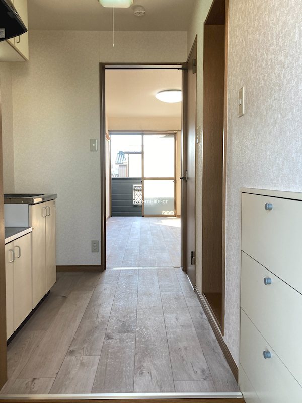 ゆったりとした玄関。別部屋参考写真。 アミティエ 玄関