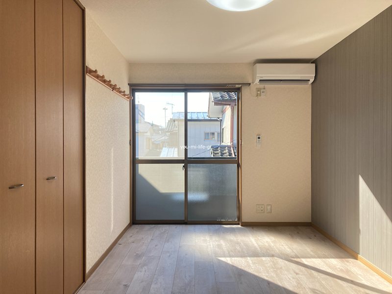 フローリングの洋室です。別部屋参考写真。 アミティエ ベッドルーム