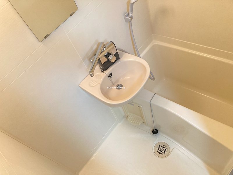 バストイレ別。別部屋参考写真。 アミティエ 風呂画像