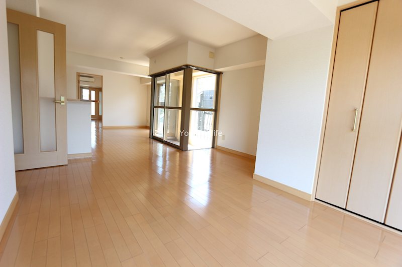 ラトゥール　レジュモー リビング