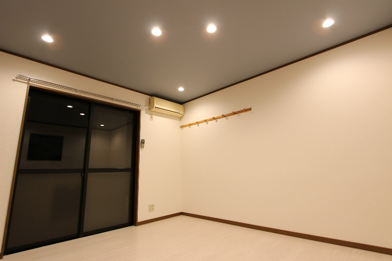 クレスト リビング