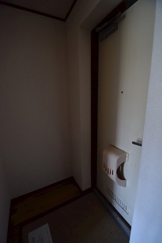 エリール厚木 玄関