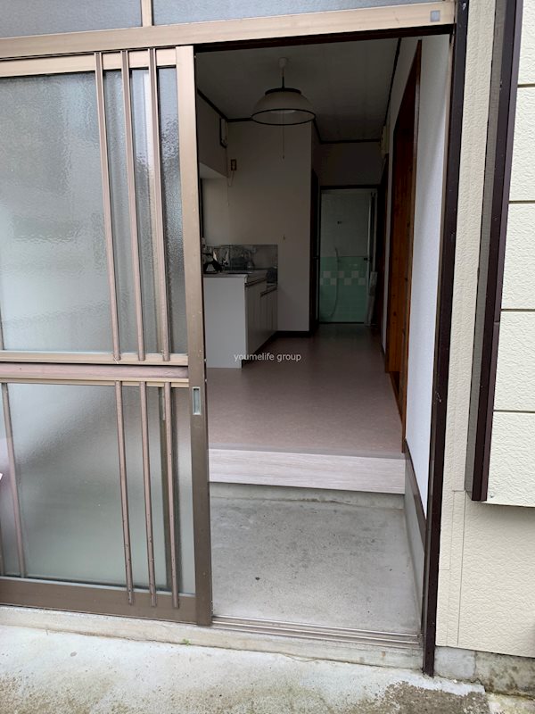 今泉貸家2号棟 玄関