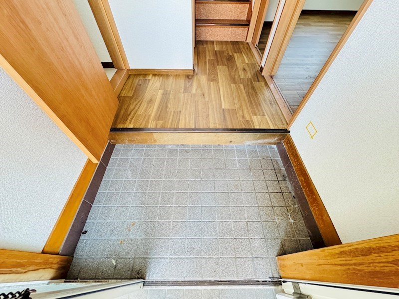 西田原テラスハウス 玄関