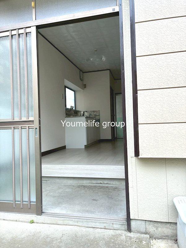 今泉貸家2号棟 玄関