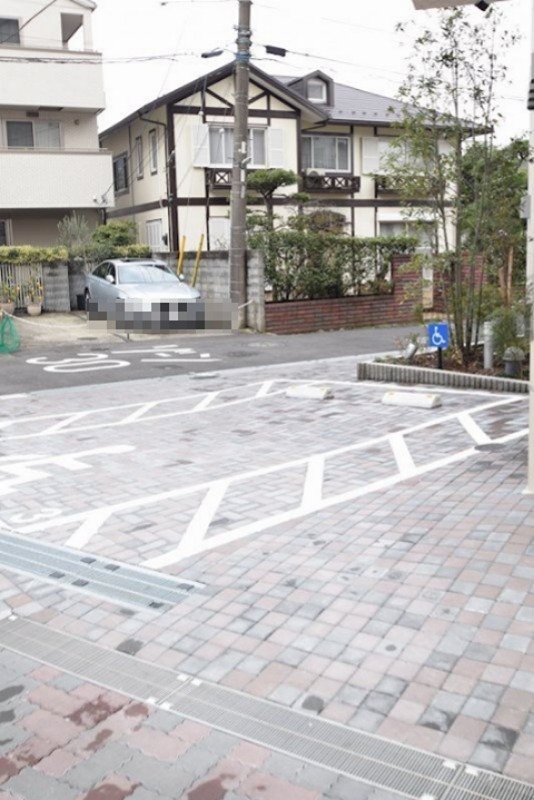 グランカーサ藤沢 駐車場