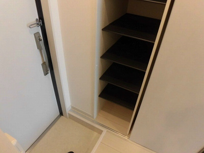 リブリ・コンフォルト 玄関