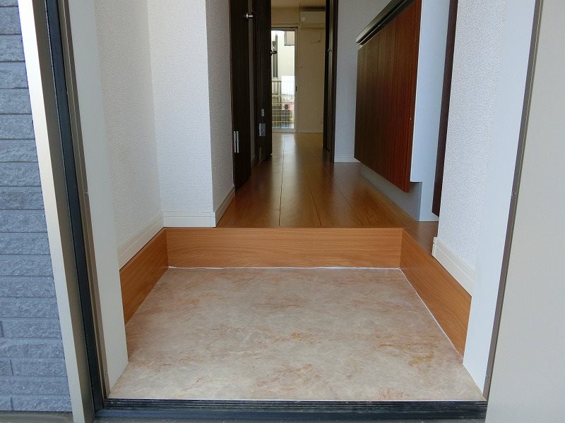 Le confort 玄関