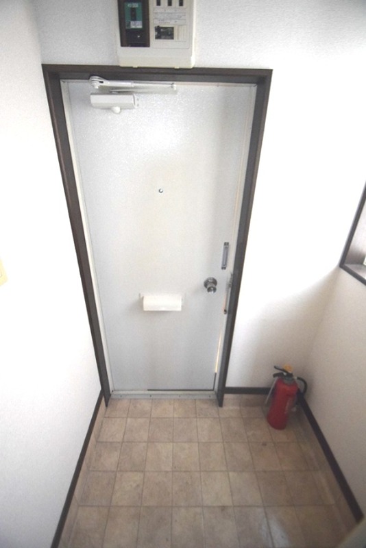 ホワイトレジデンスⅡ 玄関