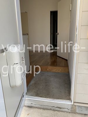 シャトレープルミエC 玄関