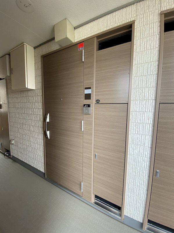 リブリ・サン茅ヶ崎 玄関