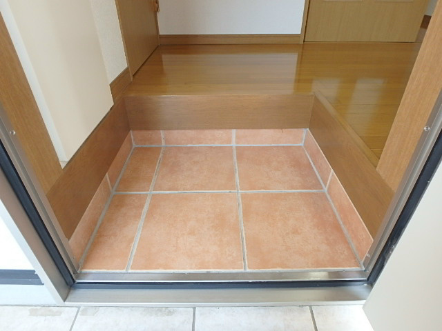 ルナ・アイル 玄関