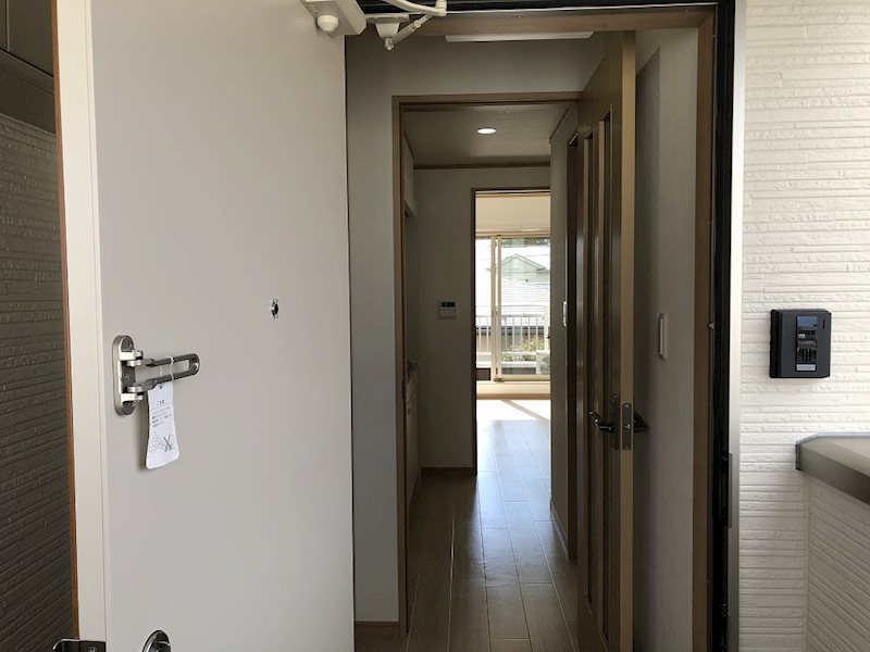 ヴァングルーブ湘南 玄関