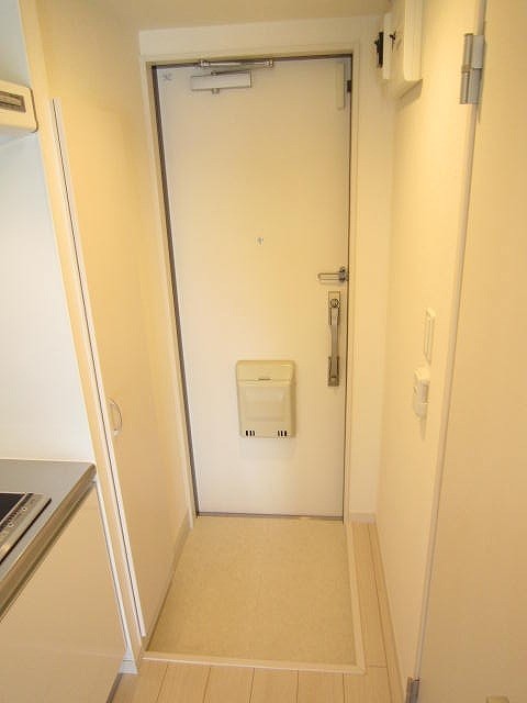 リブリ・湘南松が岡 玄関