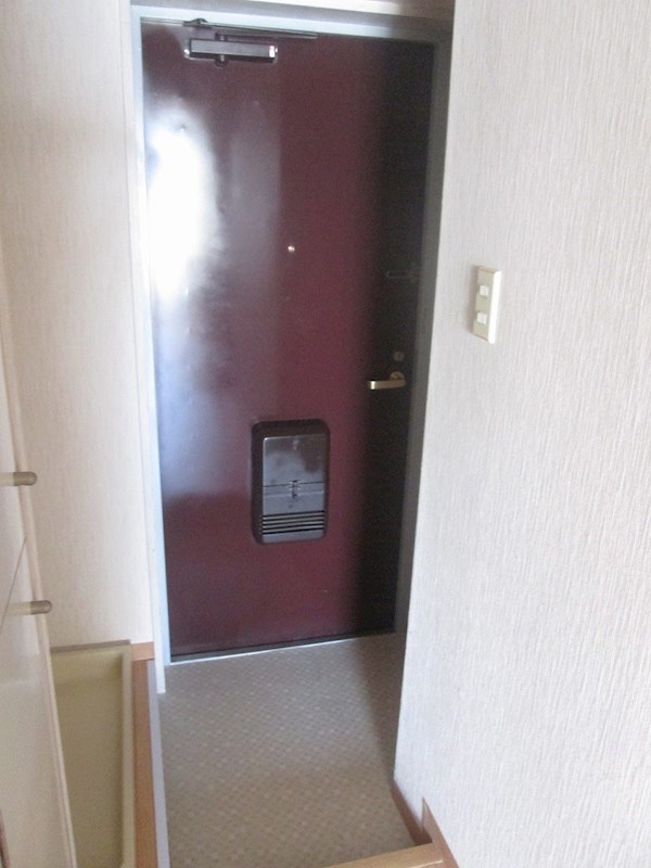 イーグル湘南 玄関