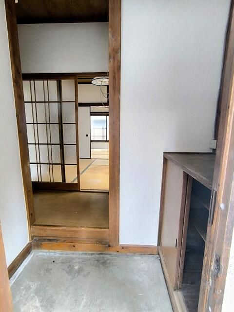 公田平屋 玄関