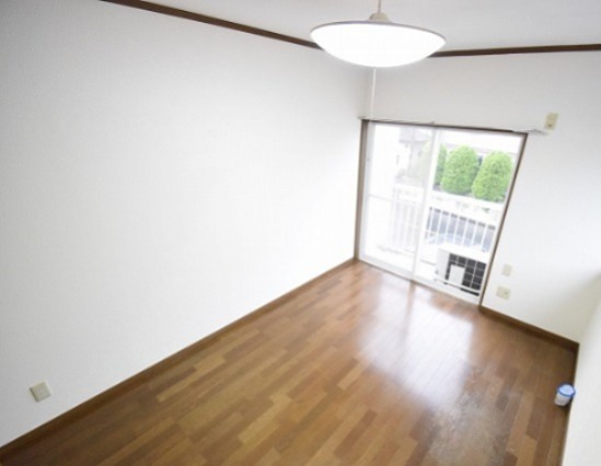 アパートメント湘南 リビング