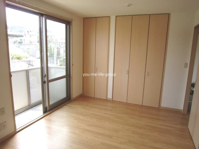 キャッスル・K2 ベッドルーム