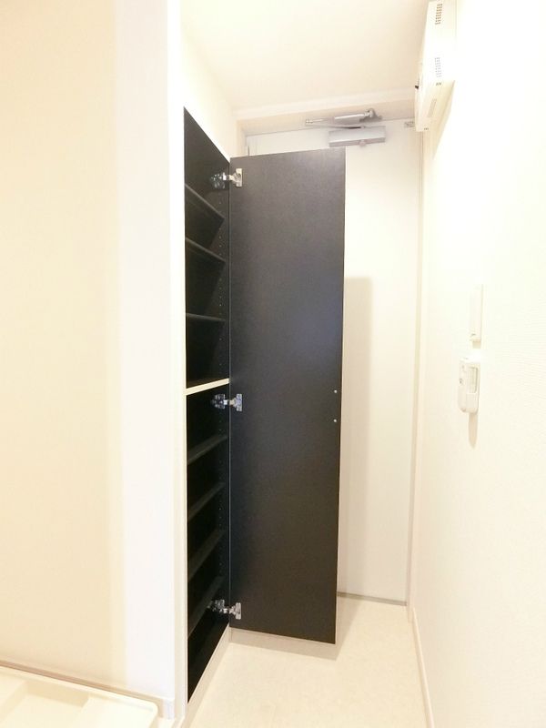 リブリ・茅ヶ崎Ⅱ 玄関