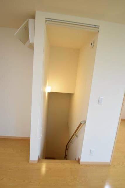 プリムローズＢ 玄関