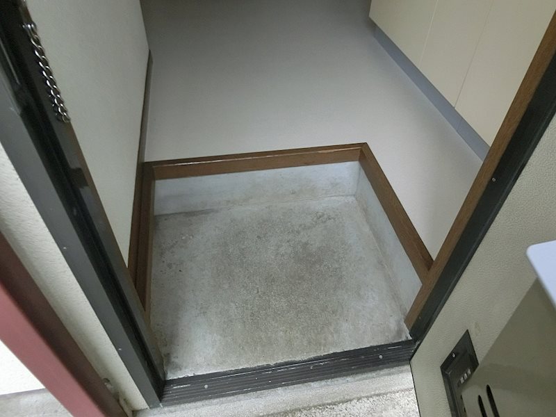 ファミーユ菅野 玄関