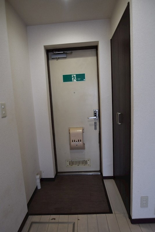 エリール厚木 玄関