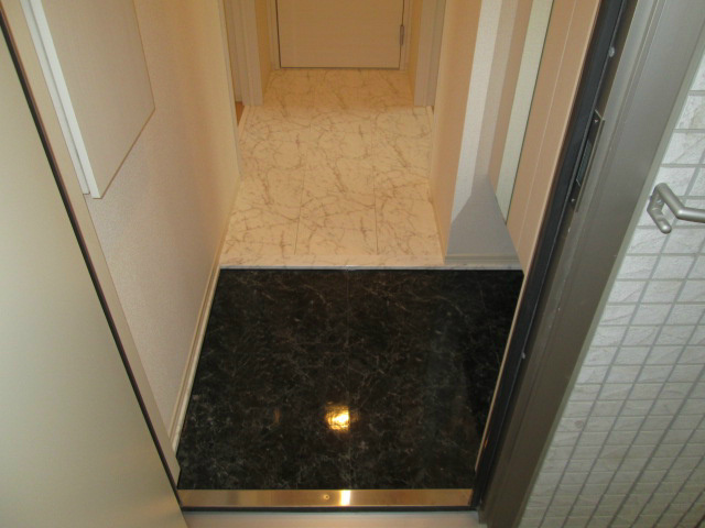 グランフォート　伍番館 玄関