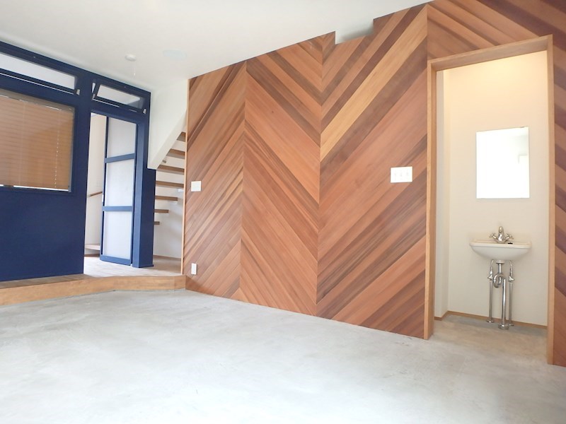 ｔｈｅ　ｓ　ｌｏｗ　ｔｉｍｅ　ｈｏｕｓｅ． 玄関