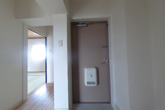 ビレッジハウス大島1号棟 玄関