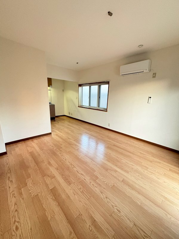 ローズガーデンD リビング