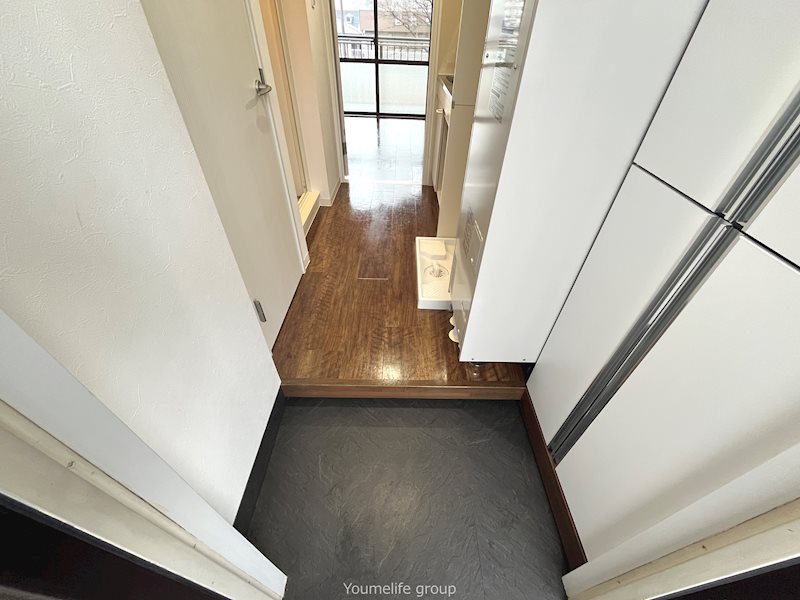 クリオ愛甲石田壱番館 玄関