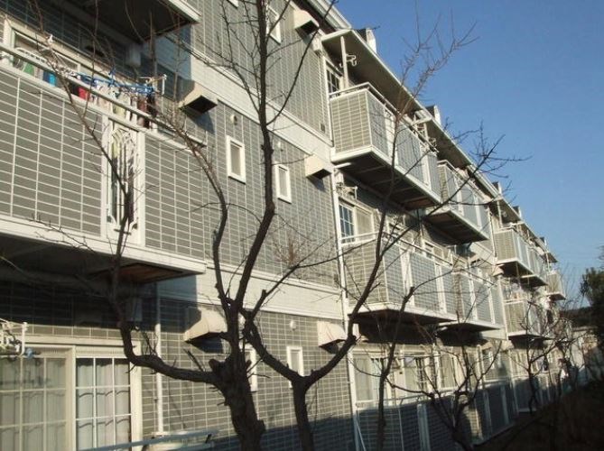 サープラス伊勢原PⅢ 101号室 外観