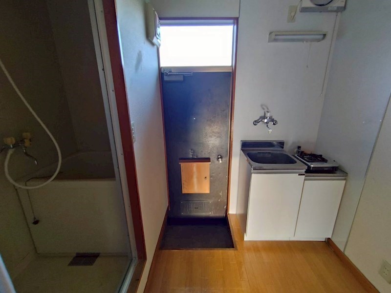 英白根コーポ 玄関