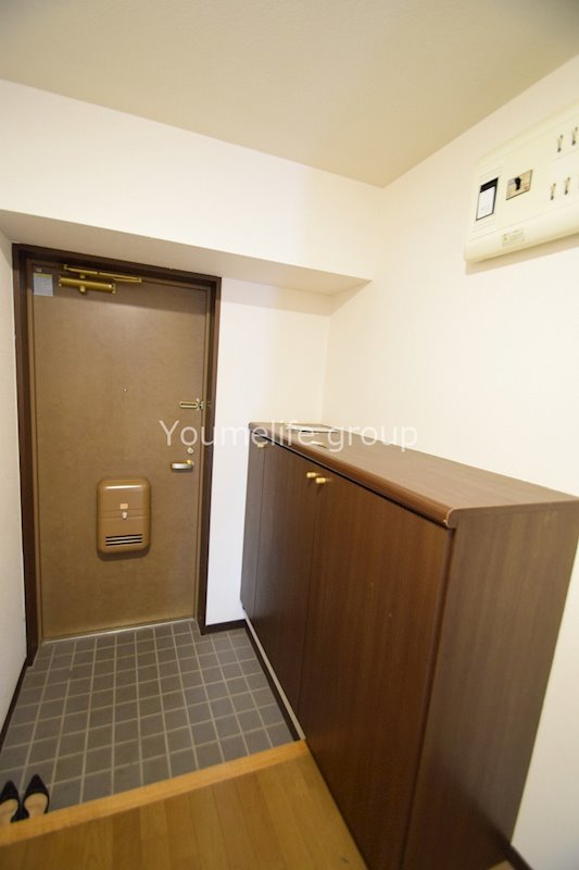 アネシスヒルズ 玄関