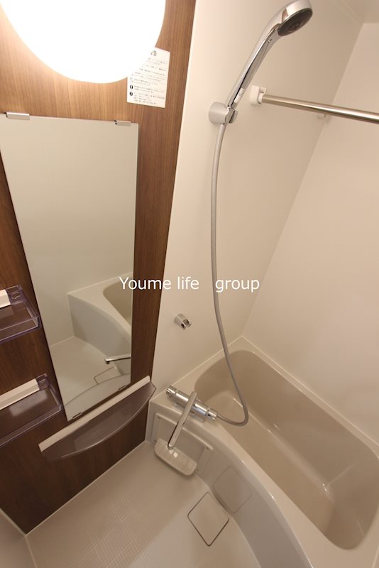 モナ・ローベル 風呂画像