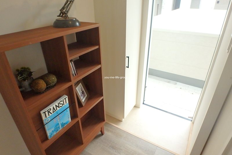 モナ・ローベル 玄関