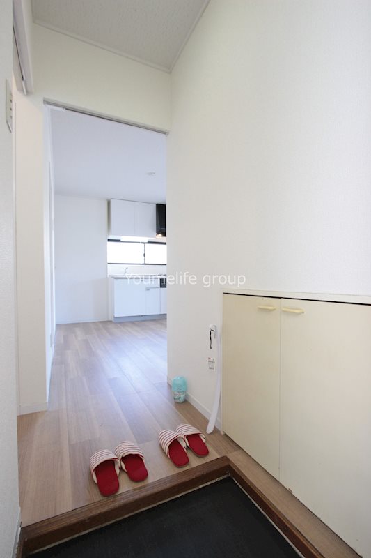 ドミール林 玄関