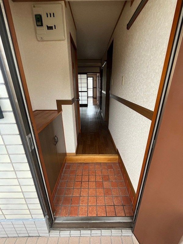 コープ今井 玄関